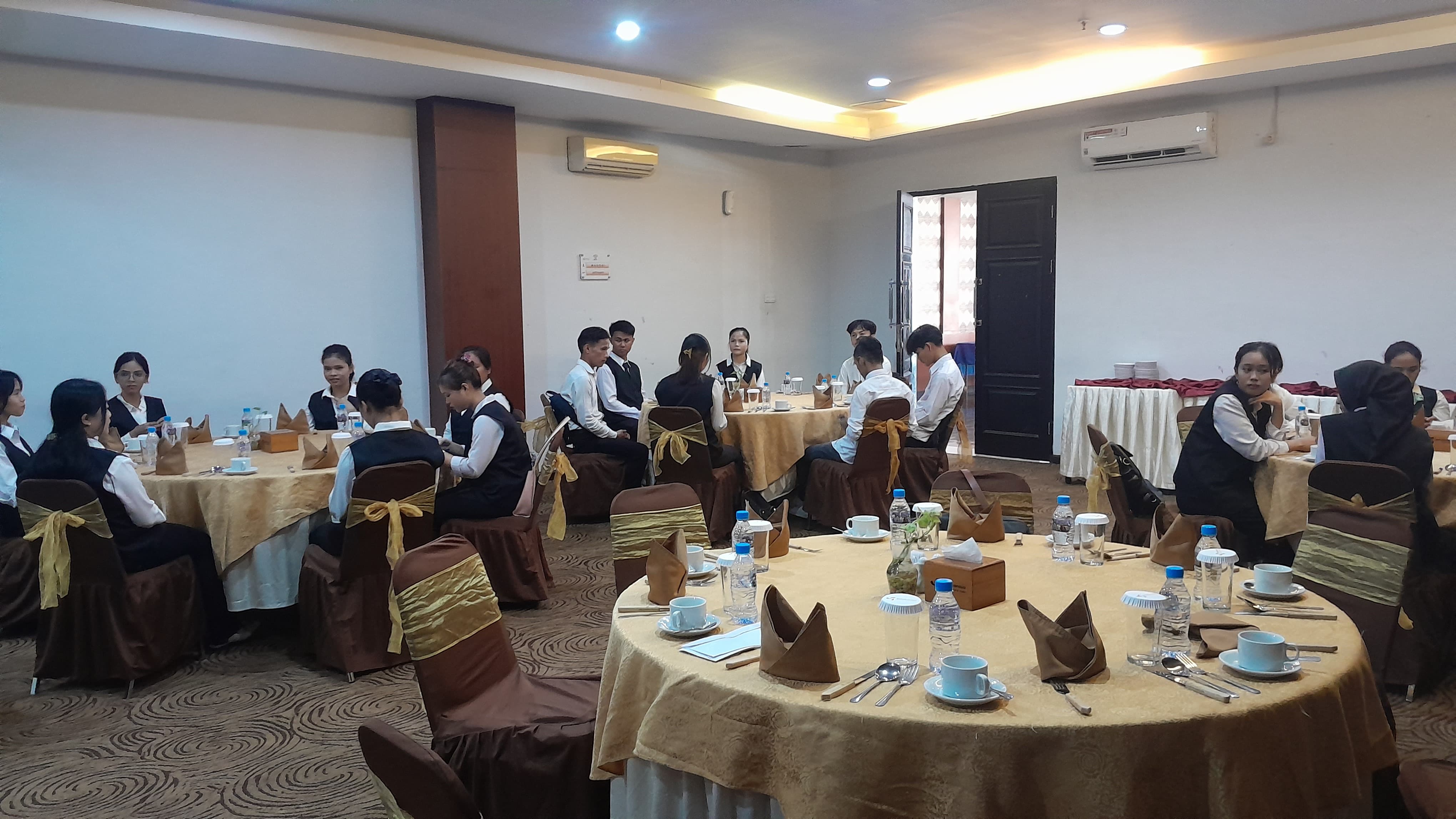 F&B Service
